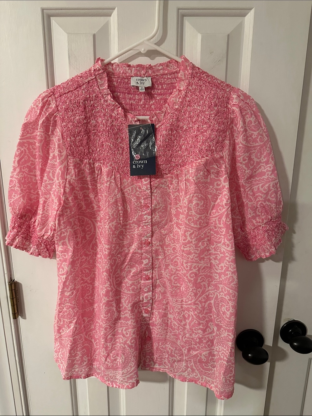 NWT Crown & Ivy 100% Cotton Pink Paisley Smocked Yoke Button-Front Blouse Size M